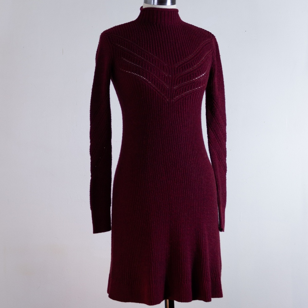 👄❤️ ae berry valentine sweater dress